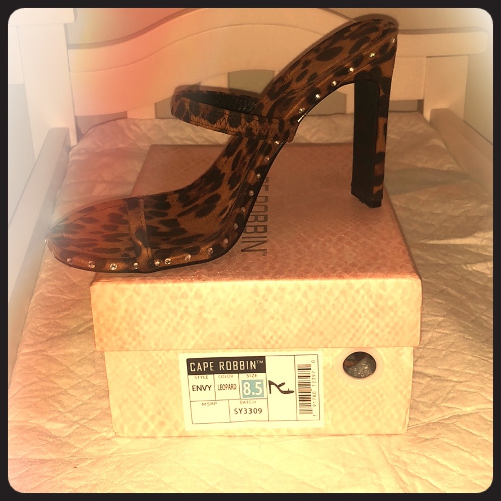 Cape Robbin Leopard Sandal
